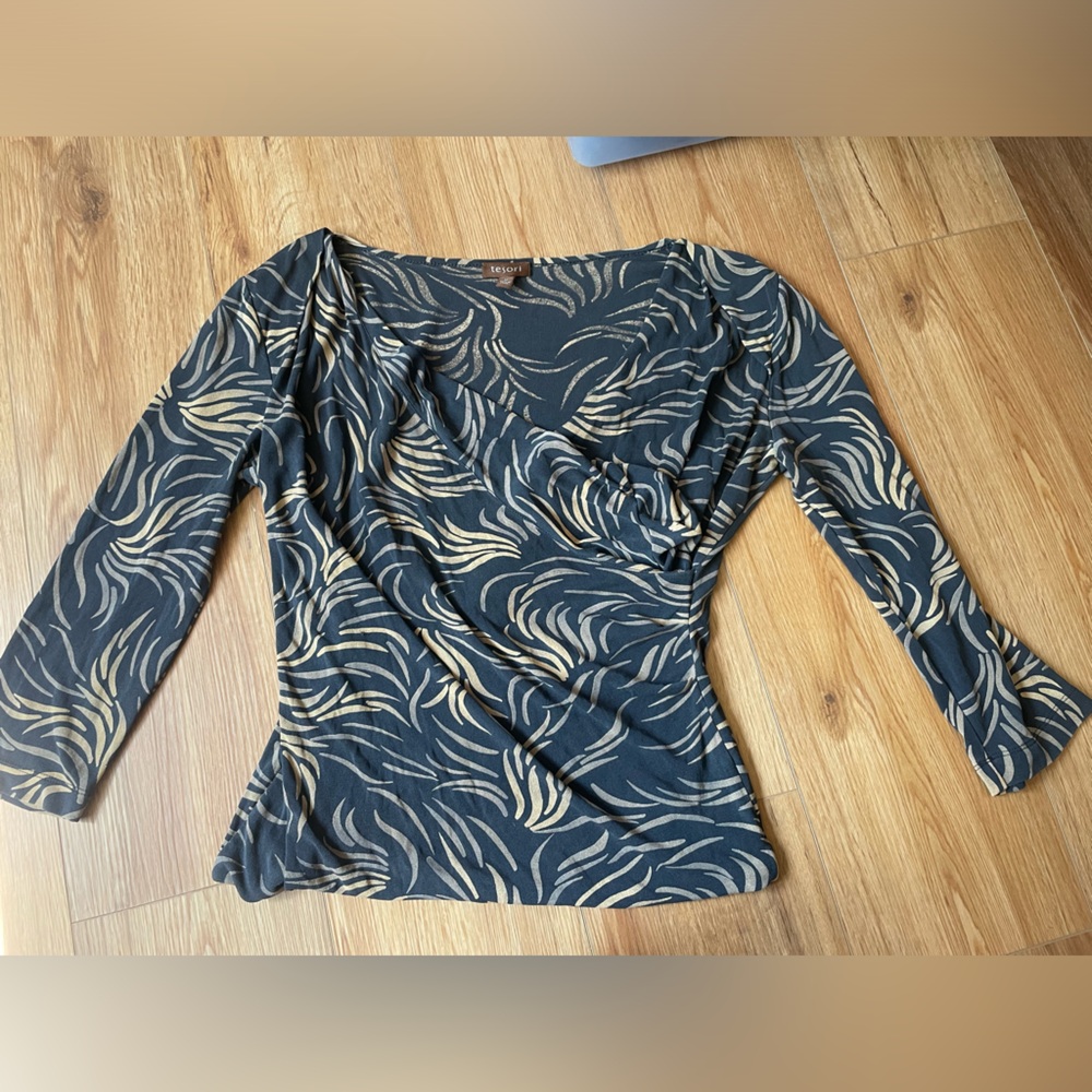Tesori silk wrap style top, M